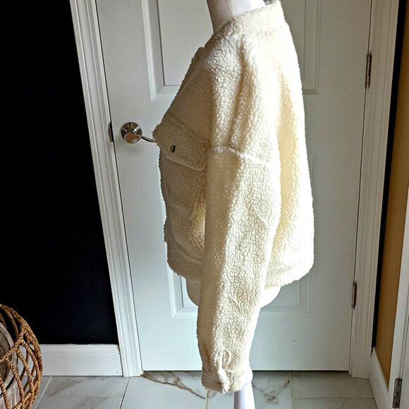 NEW! SEMI CROP SHERPA BUTTON UP BOMBER JACKET - Picture 2 of 5